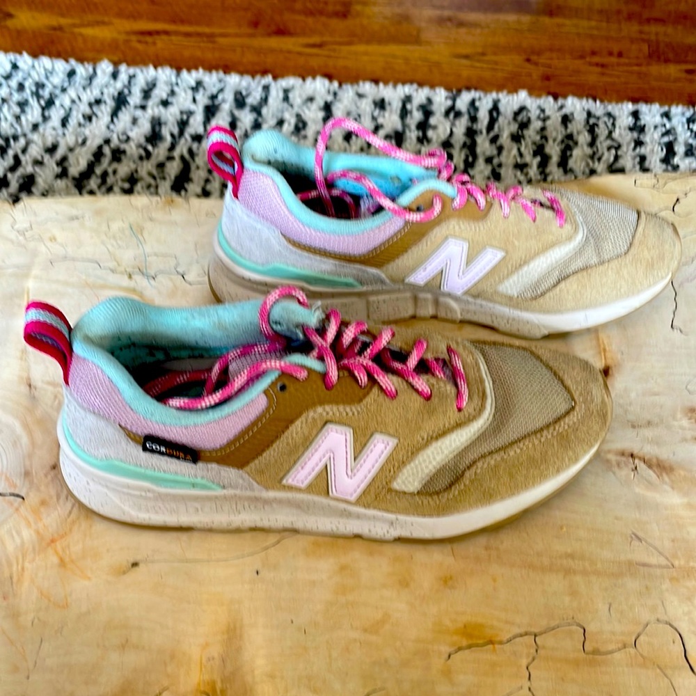Women’s pastel, 997H new balances, cordura fabric & genuine suede. Used.